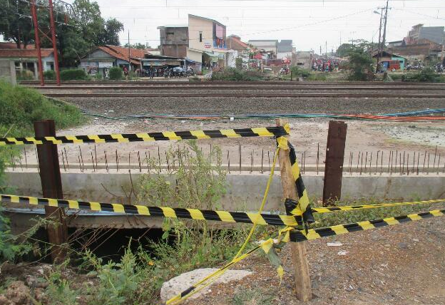 Pembangunan Stasiun Cibitung dan Cikarang Dikebut , Sekitar Stasiun Tambun Tertunda