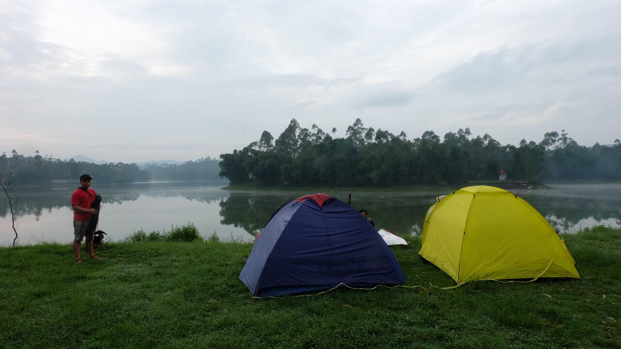 Indonesia Travel // Camping Situ Cileunca Pengalengan ...