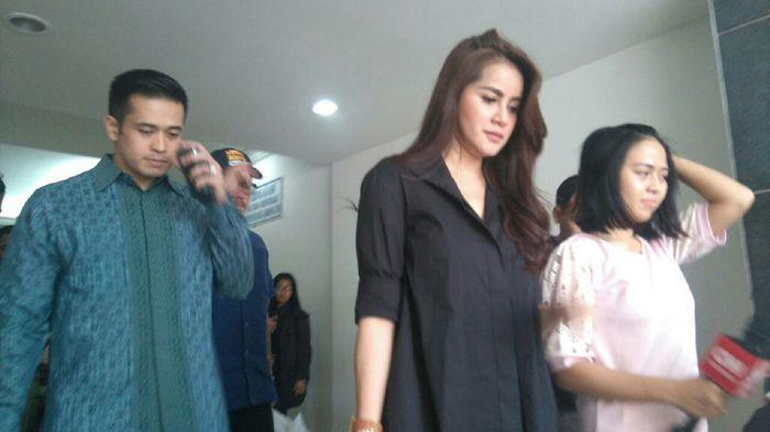 Olla Ramlan belum laporkan kasus puting nembus baju gak disensor ke Polda Metro Jaya