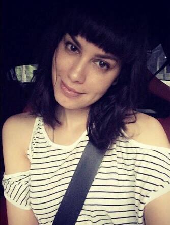 Sophia Mueller Beri KTP-nya untuk Ahok