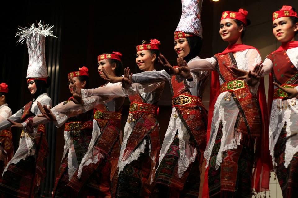 Indonesia Juara Umum Festival Folklore Dunia 