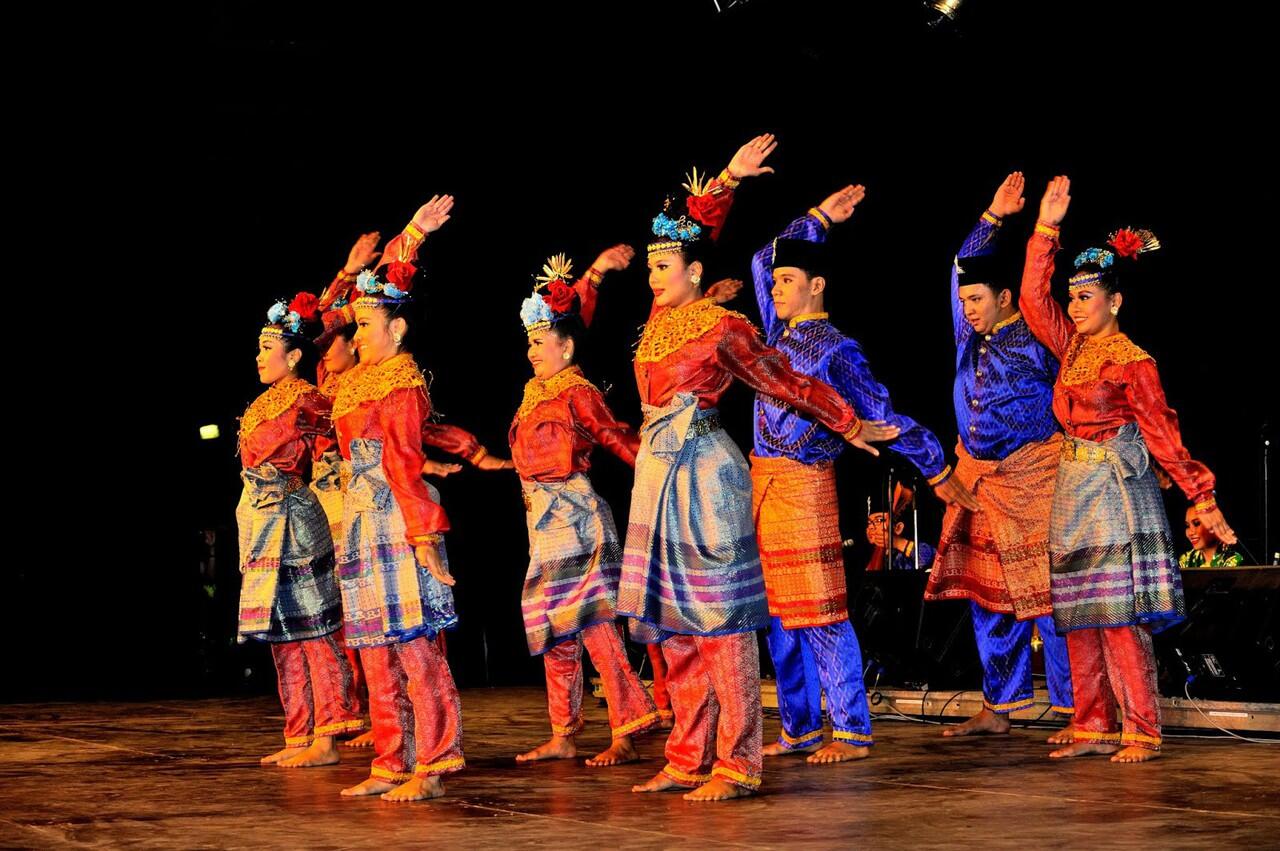 Indonesia Juara Umum Festival Folklore Dunia 