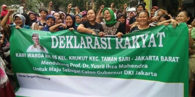 Warga Jakarta Berbondong-bondong Beri Dukungan terhadap Profesor Yusril