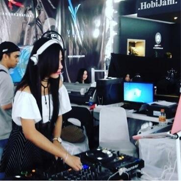 Gimana Pendapat Agan Tentang Cewek yang Menggeluti Profesi DJ?