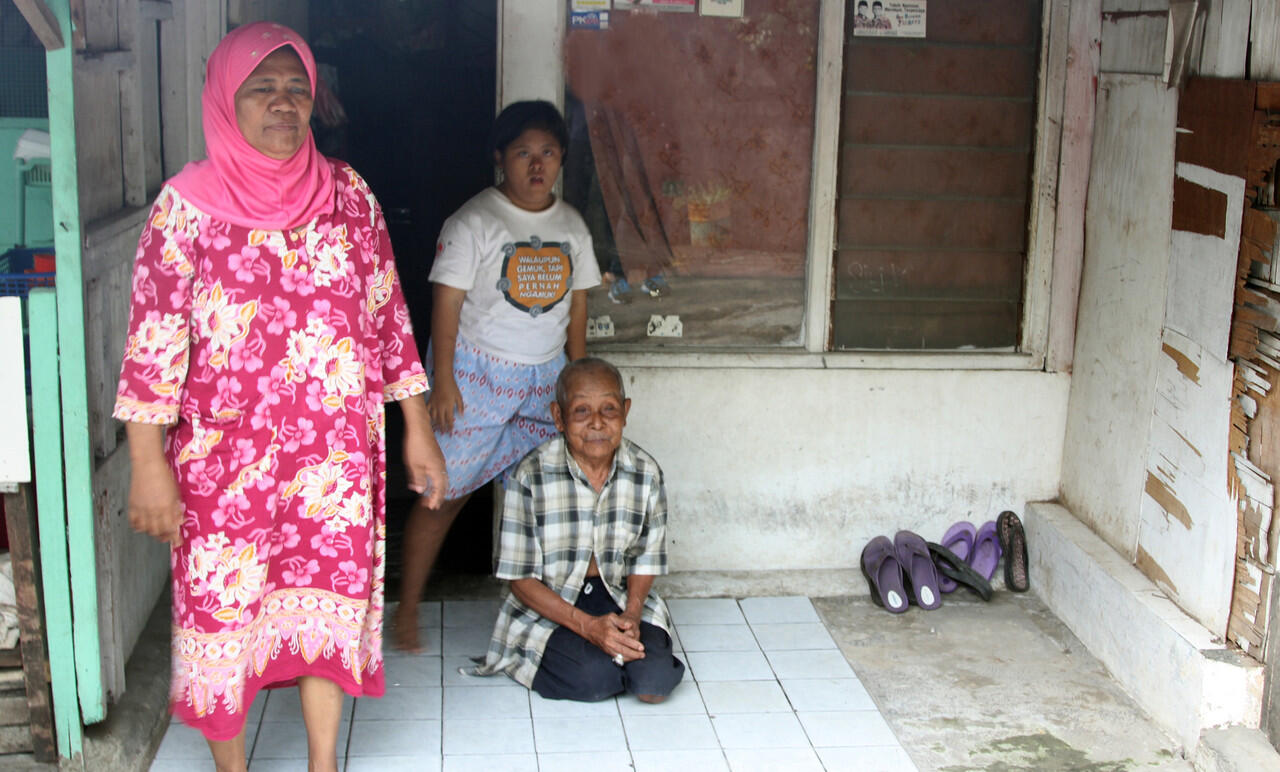 URGENT !! Bantu Kursi Roda Untuk Pak Hanafi