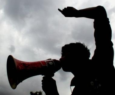 Kuliah lama lulusnya, gara-gara apa ya?