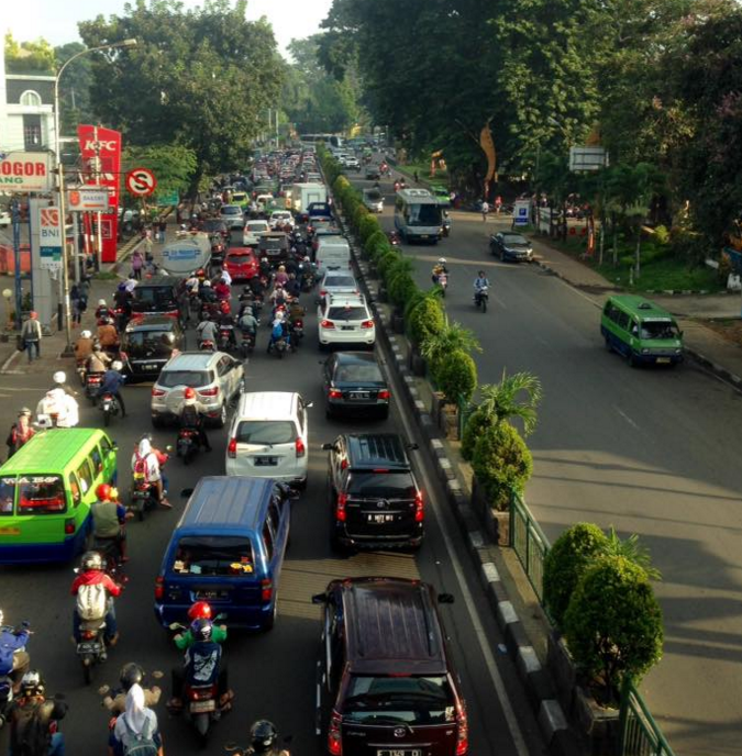 Sistem 1 Arah Diberlakukan, Kawasan Kebun Raya Bogor Macet Parah