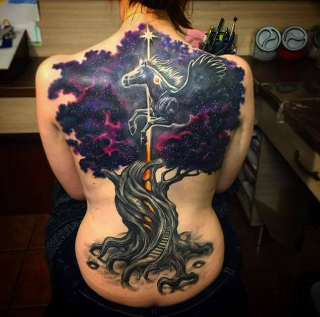 Tatto yang akan menghipnotis mata agan !