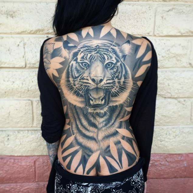 Tatto yang akan menghipnotis mata agan !