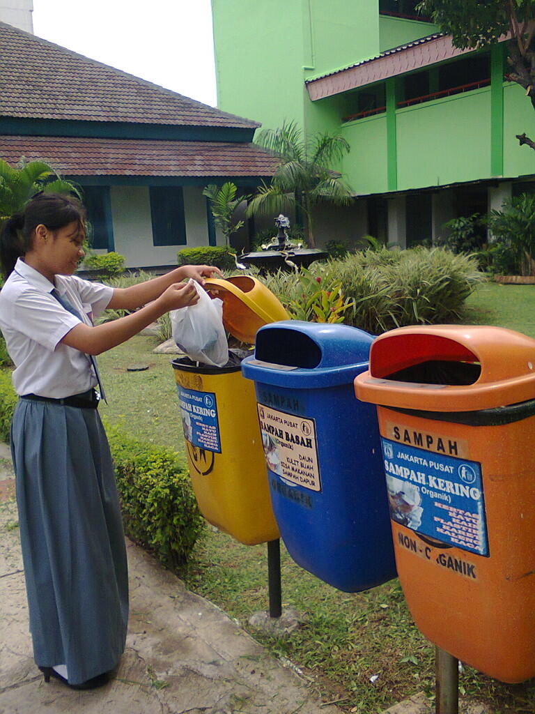 Budaya &quot;Nyampah&quot; di Indonesia