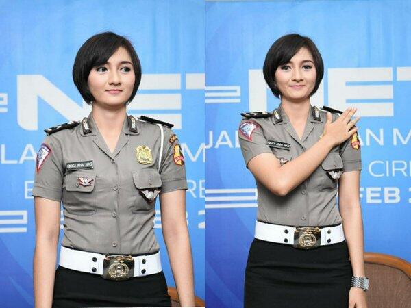 ini dia POLWAN cantik si pembawa tropi Torabika Bhayangkara Cup 2016