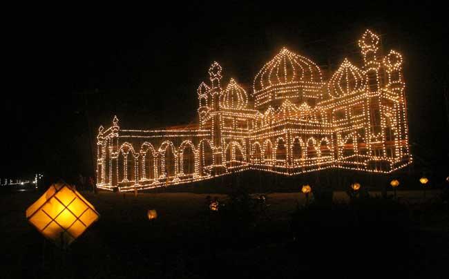 35 Foto dan Fakta Festival Cahaya di Seluruh Dunia