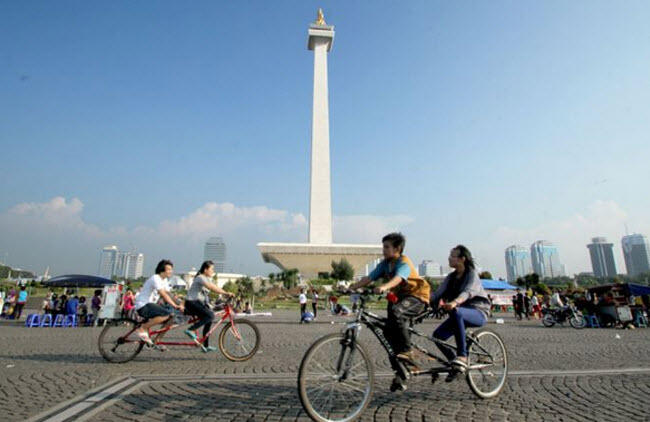 Ahok Ingin Sulap Monas Seperti Empire State Building New York