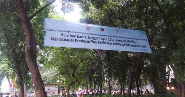 Pelintasan Jalan Kendaraan di Stasiun Tebet Resmi Ditutup!