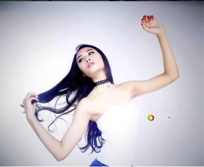 Plih Mana, Cewek yang Suka Selfie atau Difotoin?