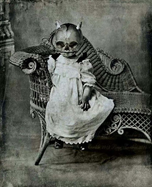 10 Foto Hitam Putih yang Dijamin Bakal Bikin Kamu Mimpi Buruk