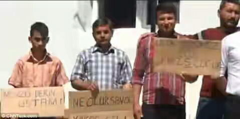 Tak Tahan Hidup Sendiri, Puluhan Pria Jomblo Ini Demo Pemerintah