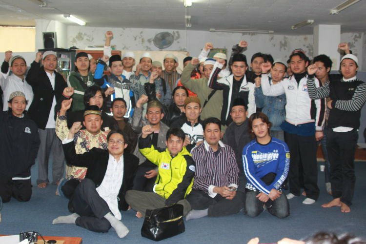 10 Hal yang pasti dirasakan kamu jika jadi Muslim Minoritas di negara Asing