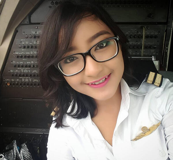 Cerita pilot cantik taklukkan medan ekstrem penerbangan di Papua