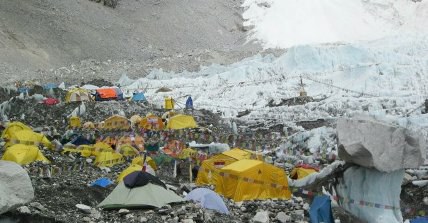 Gunung Everest Bisa Jadi Gunung Tinja Raksasa