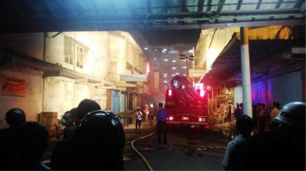 Pasar Atom Surabaya Kebakaran