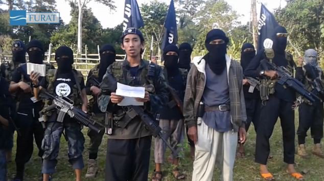 18 TENTARA FILIPHINA TEWAS , 4 DIANTARANYA DI PENGGAL ( Ini kekuatan Abu Sayyaf )