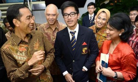 Usai Makan Daging Babi, Putra Jokowi Langsung Cari Masjid
