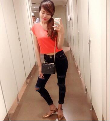 Wow, Inilah 1001 Pose Selfie Para Cewek yang Nge-Gemesin (++FOTO)