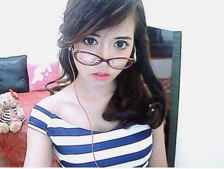 Wow, Inilah 1001 Pose Selfie Para Cewek yang Nge-Gemesin (++FOTO)