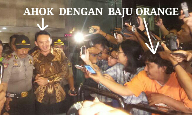 TERTANGKAP KAMERA!! AHOK DIGIRING POLISI KELUAR DARI GEDUNG KPK DENGAN BAJU ORANGE!!!