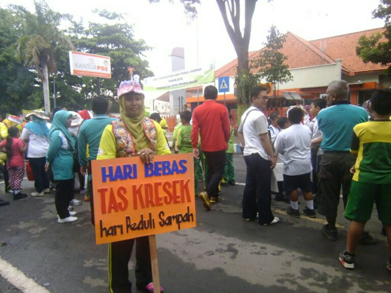 Rela Bersihkan Sampah Dari Gunung Hingga Laut !!!