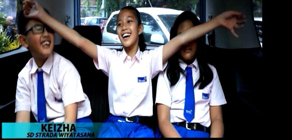 5 Gaya Si Kecil di Dalam Mobil