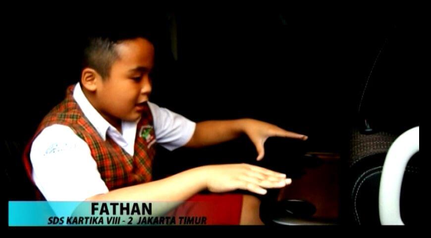 5 Gaya Si Kecil di Dalam Mobil