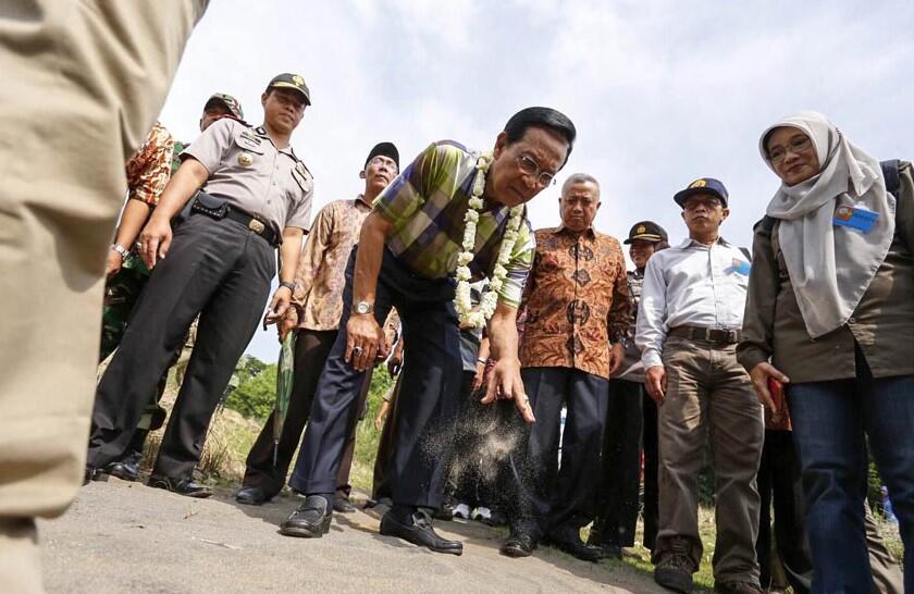 Belajar Dari Seorang Pemimpin Sultan HB X dan Gempa Jogja Mei 2006