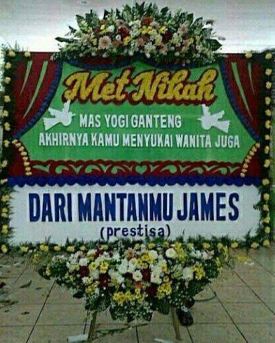 Bunga papan dari 'Sang Mantan'