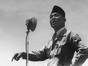 Mengapa Bung Karno Tak Mau Memukul Soeharto