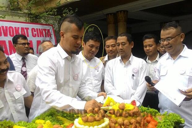 Ahok Diperiksa KPK, Calon penerjun Monas Syukuran Potong Tumpeng