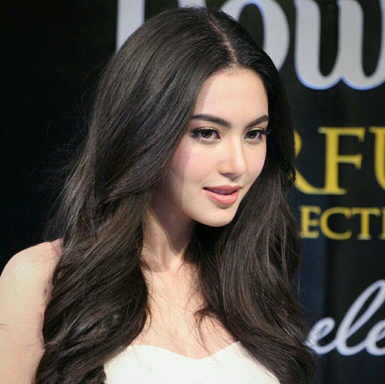 10 Aktris Thailand Paling Cantik dan Populer 