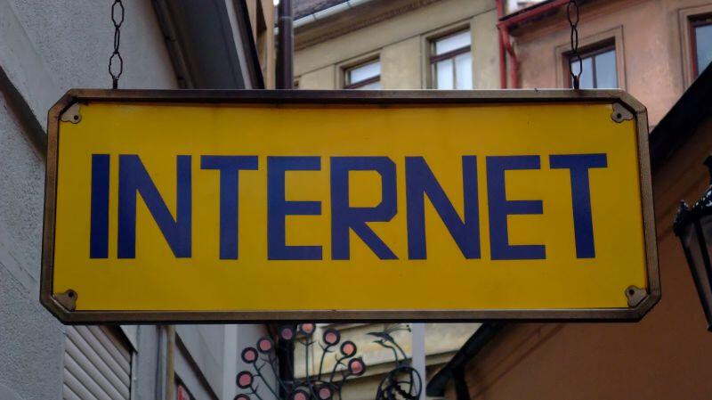 Perbandingan Paket Internet Tercepat dari Provider Internet Broadband di Indonesia