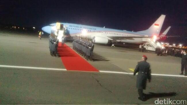 Disambut Foke, Presiden Jokowi Tiba di Jerman untuk Kunjungan Kenegaraan