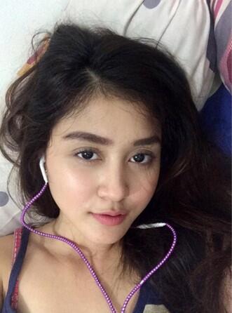 Benarkah 5 Ekspresi Ini Bisa Membuat Cewek Terlihat Lebih Seksi? 