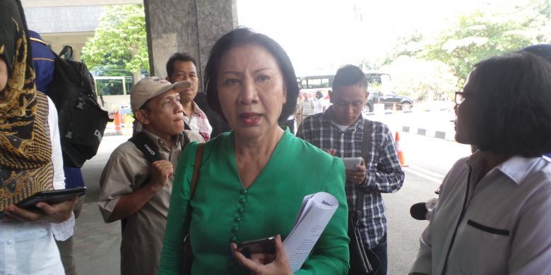 Ratna Sarumpaet: &quot;Ahok itu orang sakit, semua orang dilawan.&quot;