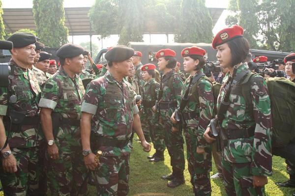 Srikandi Indonesia (Maho Nyingkir Semua) +PIC