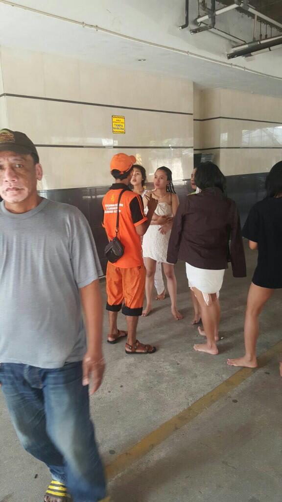&#91;breaking news&#93; Gedung Hotel and Spa Fortunepr Terbakar, 16 Damkar Dikerahkan