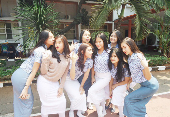Rica Andriani teman Aurel yang Sexy &amp; Party Lover !