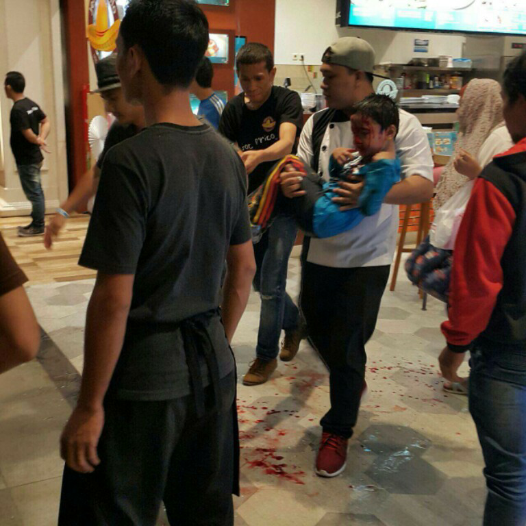 AEON Mall tersambar petir (UpDate segera)