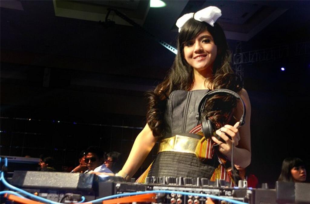 Female DJ Indonesia yang cantik dan seksi (IGO)