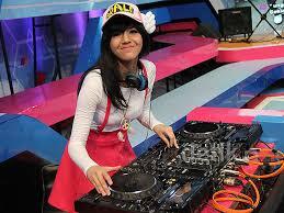 Female DJ Indonesia yang cantik dan seksi (IGO)