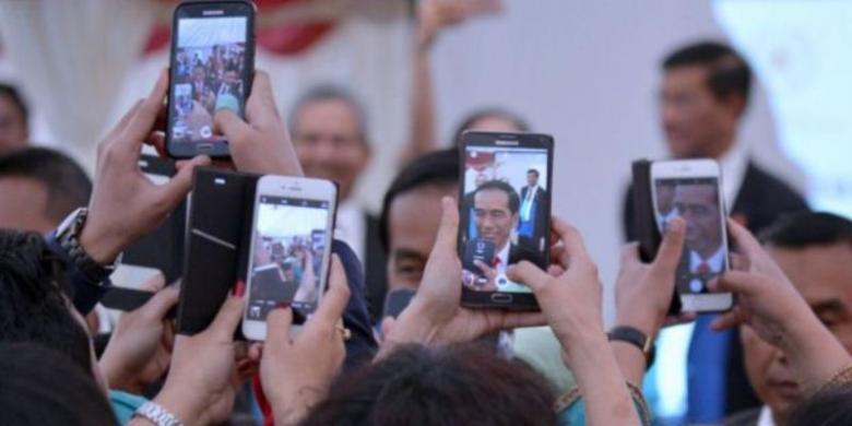 Kala 900 Orang Ingin Selfie bersama Presiden Jokowi