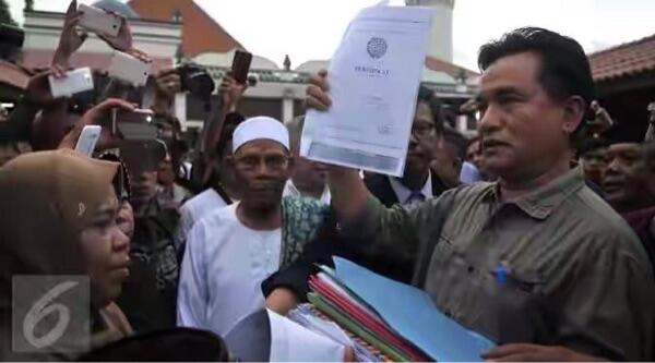 Yusril: Kita Lawan Ahok Lewat Jalur Hukum